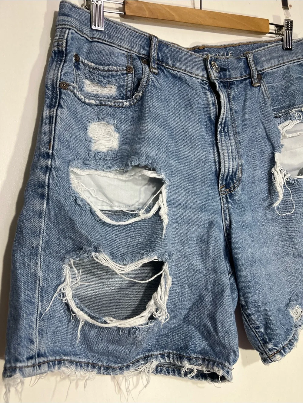 American Eagle Outfitters Light Blue 90s boyfriend short size 14